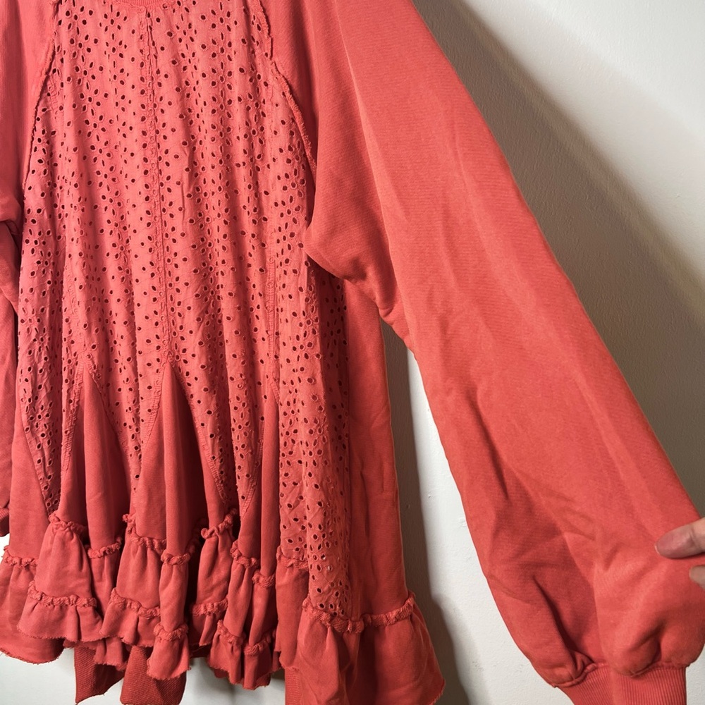 Free People Eva Sweatshirt Tunic Eyelet SZ M EUC - Picture 3 of 10